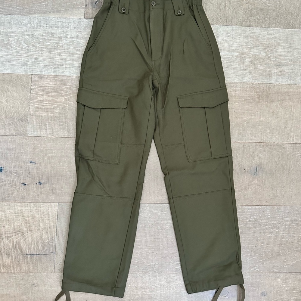 Banana Republic Green Cargo Trousers - Picture 2 of 10